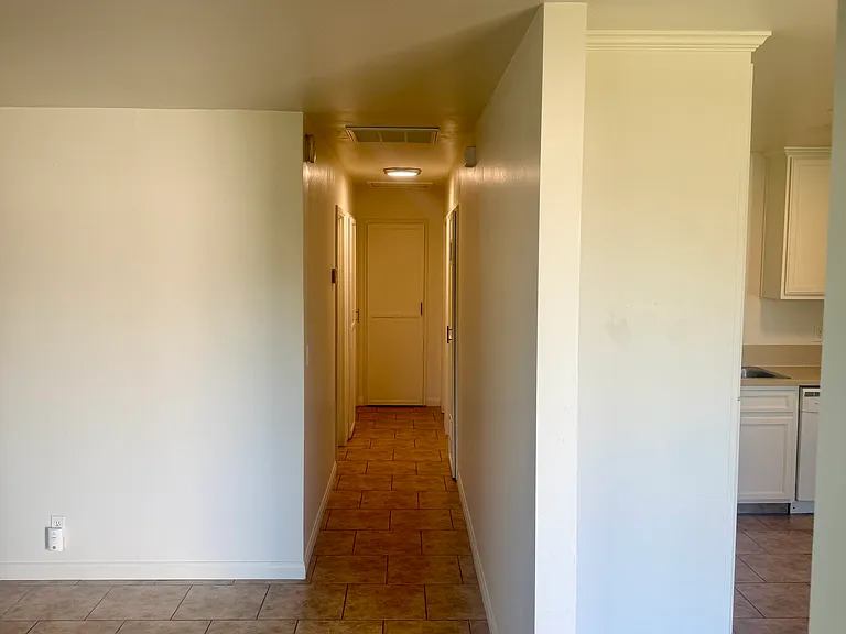 1016 Meredith Dr — Photo 12