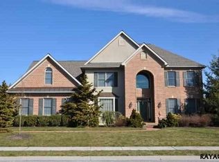 185 Ridgefield Dr, York, PA 17403