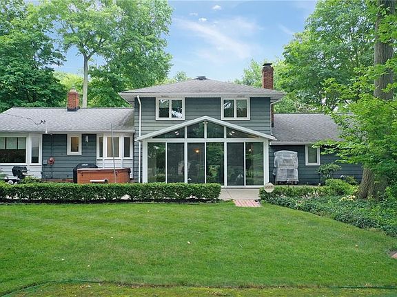 3rd image of 1058 W Mill Dr