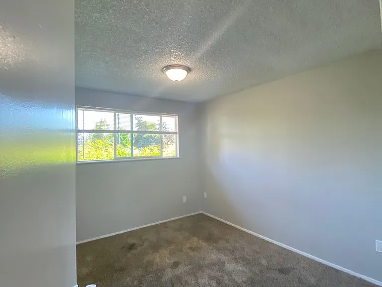 Meadow Creek Apartments — Photo 5