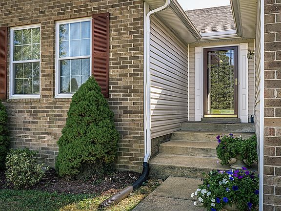 4th image of 657 Helmwood Cir