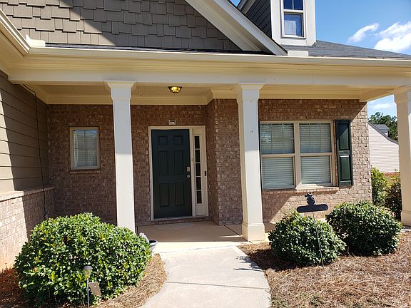 3rd image of 1504 Clubhouse Ct