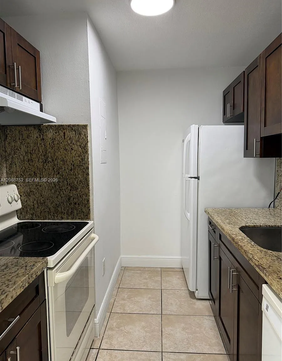 Magnolia Lane Condo — Photo 3