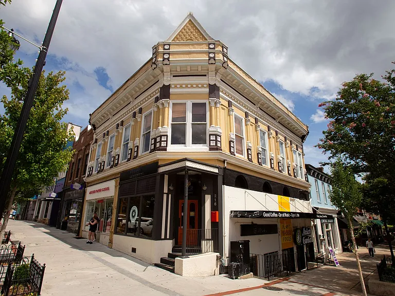 174 College Ave #D — Photo 2
