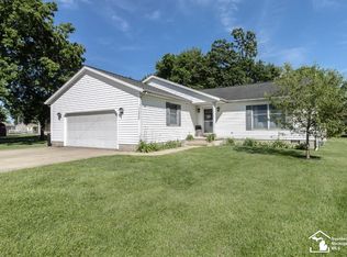 11300 Locust St, Luna Pier, MI 48157