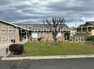 206 S 50th Ave #1, Yakima, WA 98908