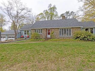 27 Bevin Blvd, East Hampton, CT 06424