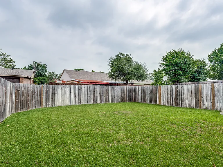 209 W Schreiber St — Photo 21