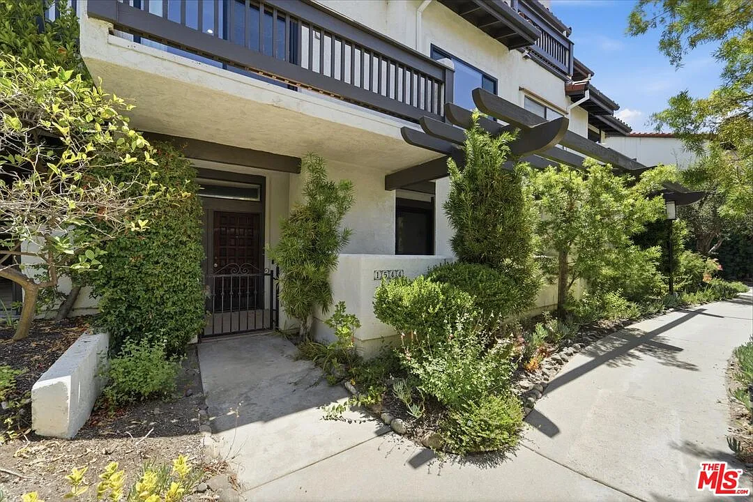 3 bed, 4.0 bath, 2435 sqft, $9,000 — Photo 1