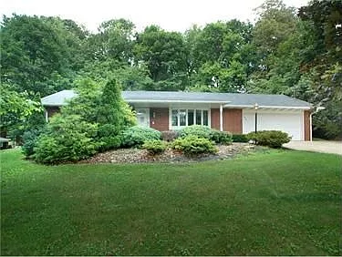 435 Manor Rd photo 1