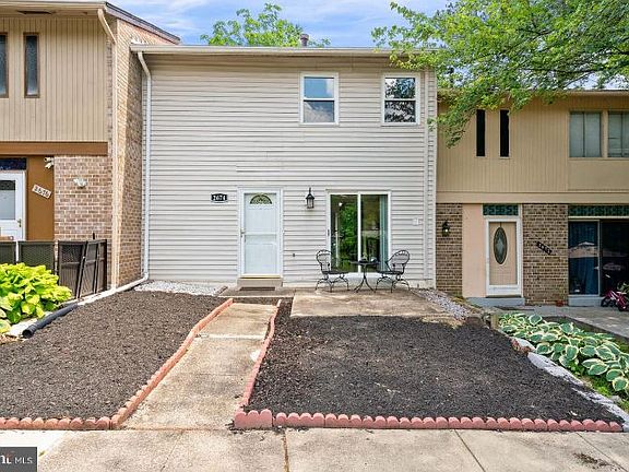 2nd image of 2674 Seville Cir