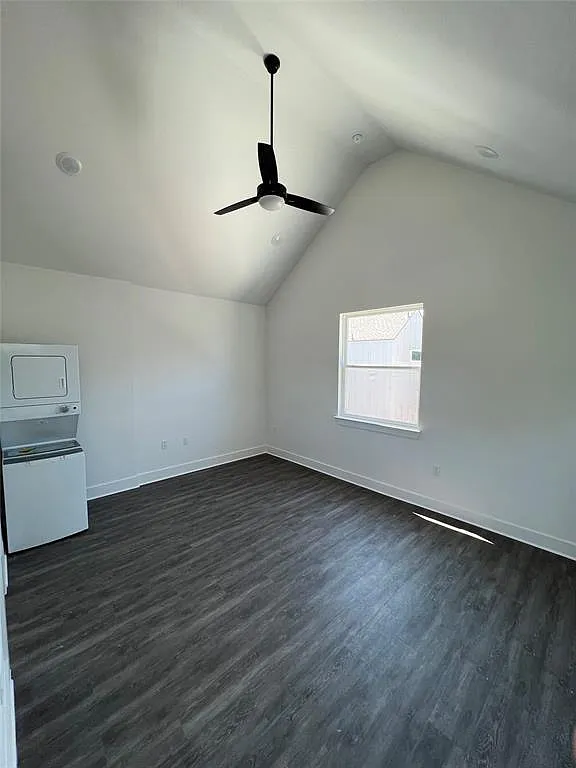 1 bed, 1.5 bath, 686 sqft, $1,350 — Photo 2