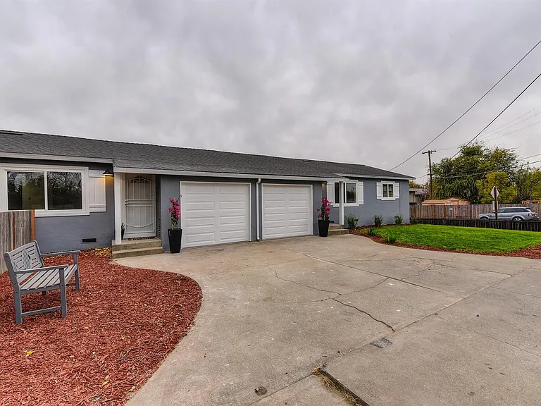 3652 McClellan Dr — Photo 10
