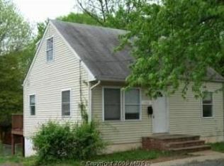 7902 Manassas Dr, Manassas, VA 20111