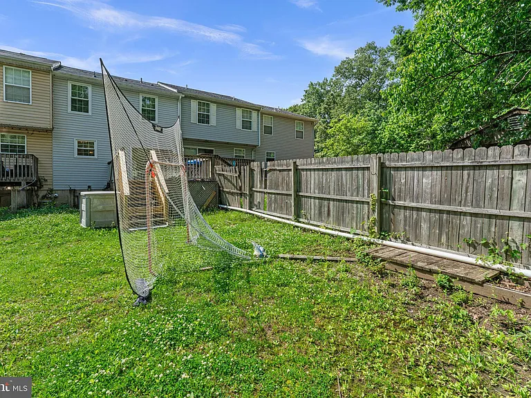 1043 Debbie Ave — Photo 42