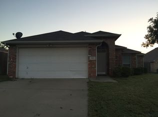 809 Mr Haney Dr, Midlothian, TX 76065