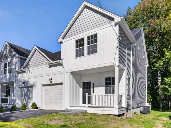 11 Lorenzo St, Worcester, MA 01604