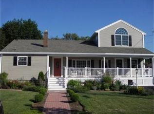 7 Victory Rd, Salem, MA 01970