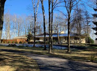 562 Club Cir, Daniels, WV 25832