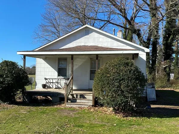 19162 Niblett St, Parksley, VA 23421