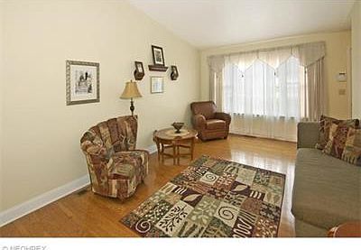 3rd image of 8895 Holly Ln #29