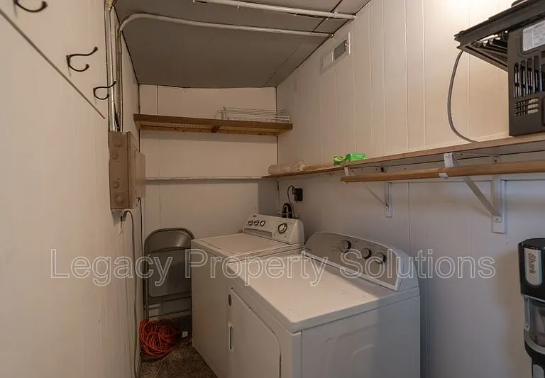 505 S 10th St #1/2 — Photo 14