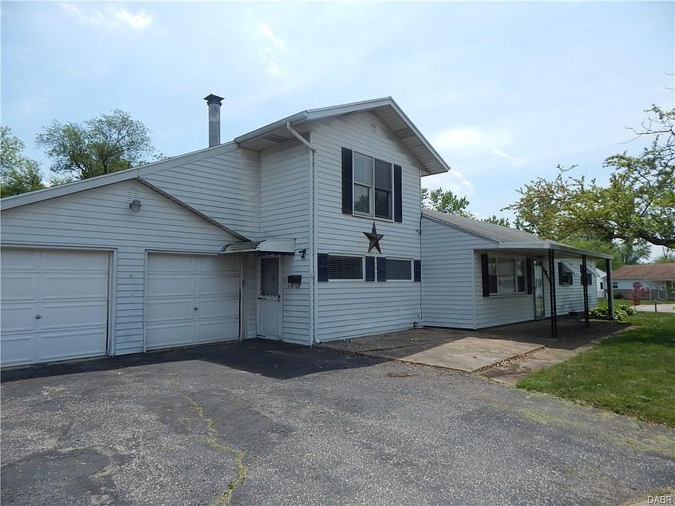 1st image of 4940 Woodbine Ave