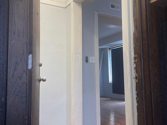 4th image of 2253 S California Ave #1