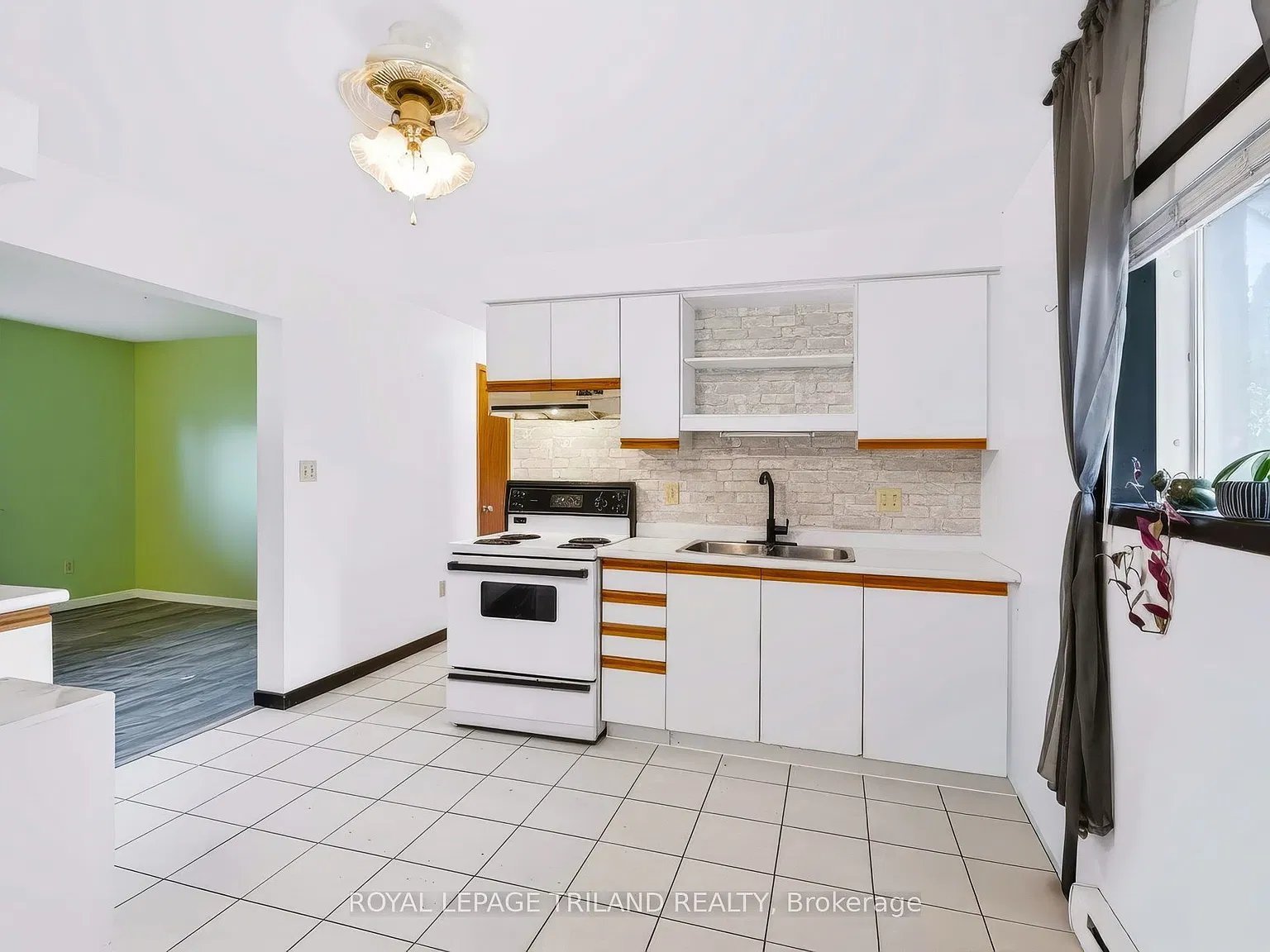 2 bed, $1,600 — Photo 4