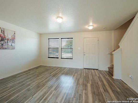 4th image of 9303 Spruce Crst
