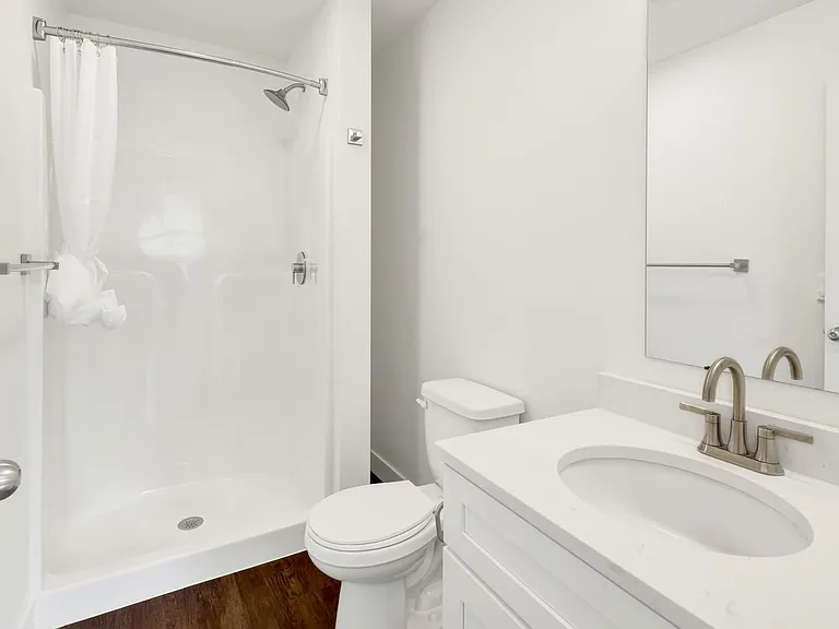 619 E Myrtle St — Photo 29