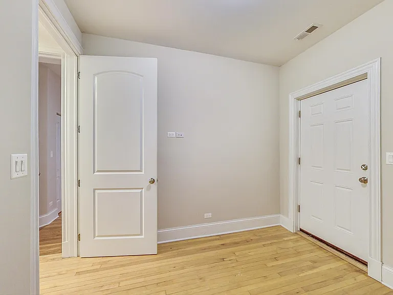 2621 W Leland Ave #1 — Photo 17