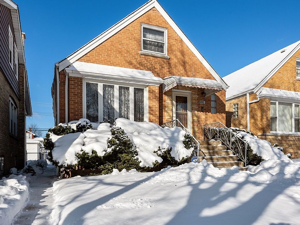 1st image of 3024 N Narragansett Ave