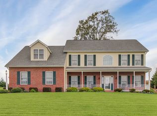 18 Devonshire Dr, Shrewsbury, PA 17361