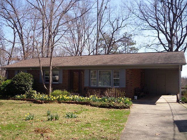 1st image of 1903 Oakhurst Dr