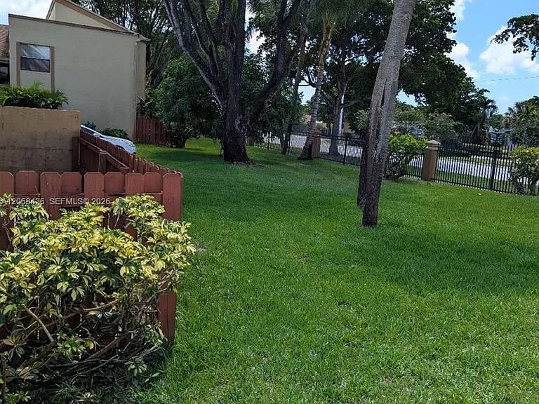 8380 S Missionwood Cir #CII — Photo 16