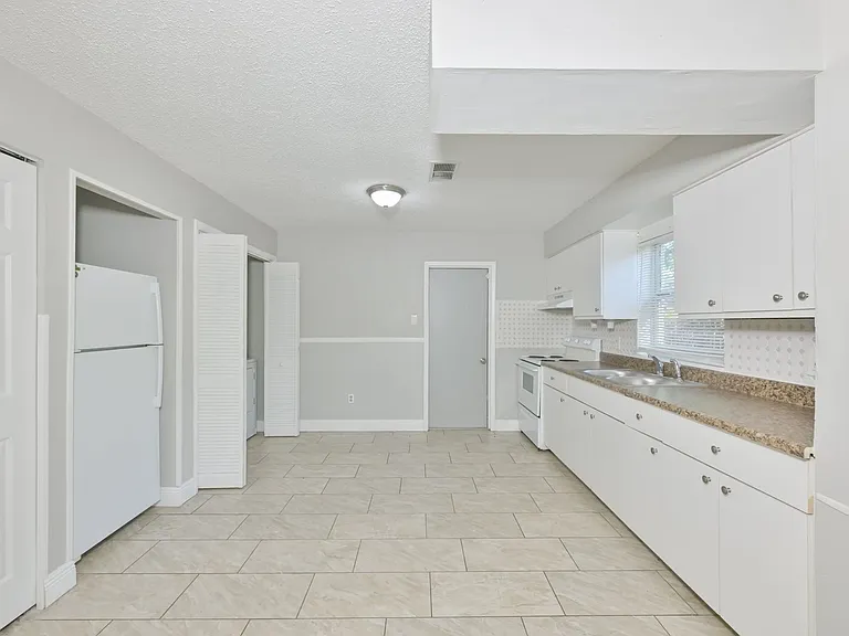 15616 Avalon Ave #2 — Photo 8