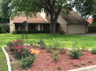 161 Cottonwood Pave, Uvalde, TX 78801