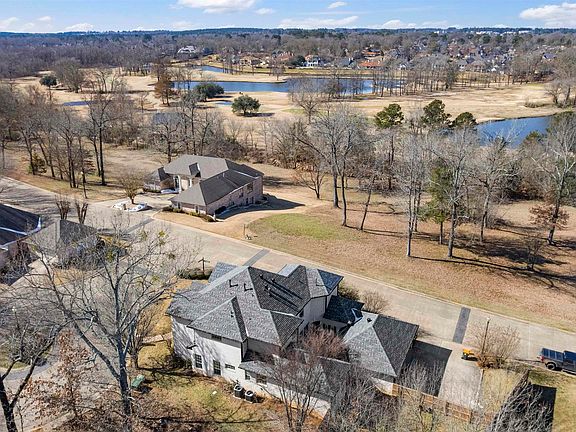 5th image of 619 Court Rdg