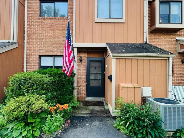 114 Larchwood Ct, Collegeville, PA 19426