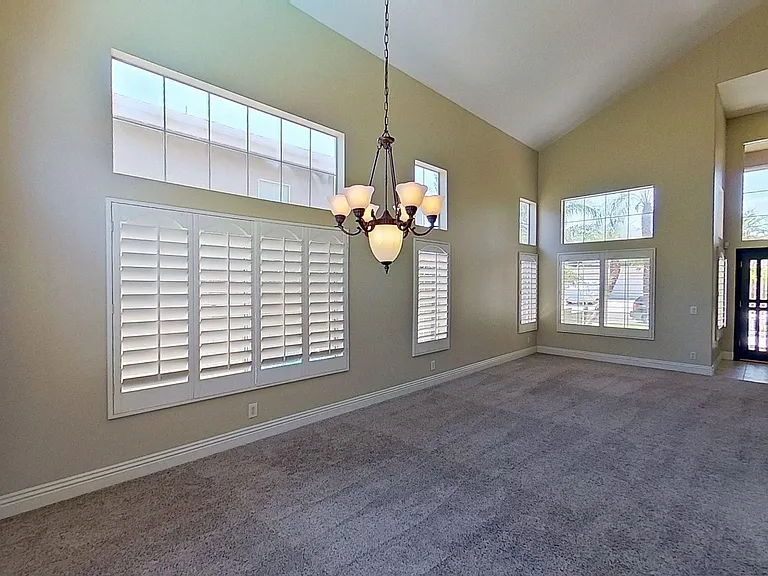 4749 E Bradford Ave — Photo 7