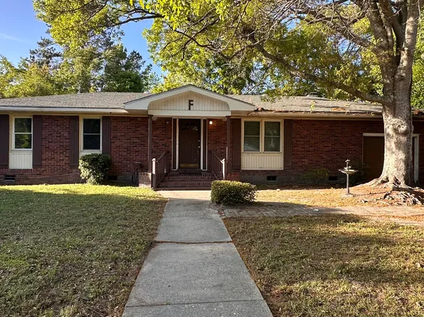 1328 White Dr, Charleston, SC 29407