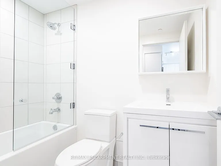 212 King William St #816 — Photo 10