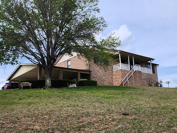 3rd image of 925 Crest Ct