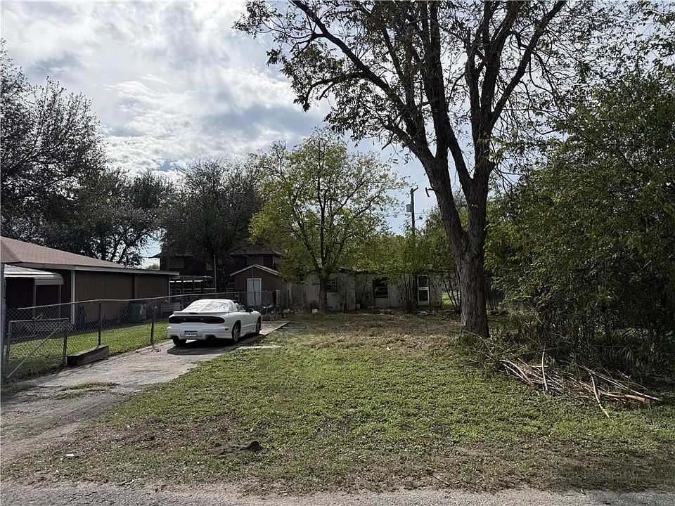 2nd image of 205 Kline St