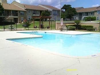 4th image of 2877 W Walnut Hill Ln