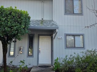 121B Elbridge Ave, Cloverdale, CA 95425