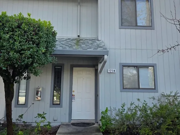 121B Elbridge Ave, Cloverdale, CA 95425