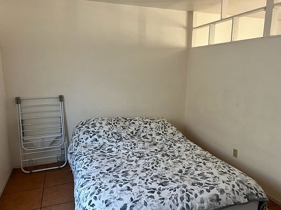 5th image of 3131 E Fairmount St APT B