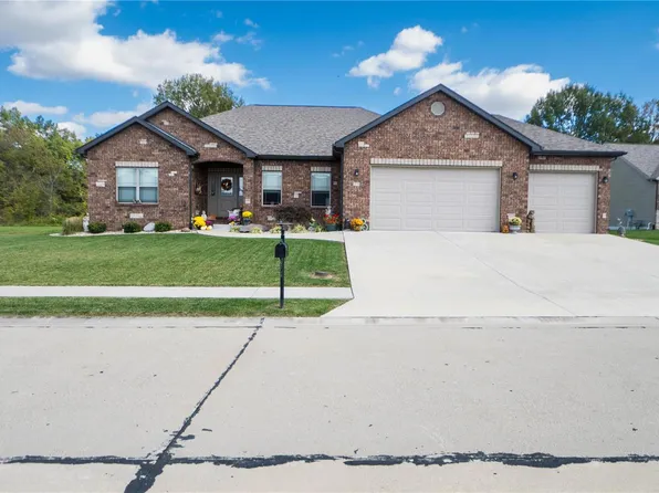 374 Canadian Dr, Staunton, IL 62088